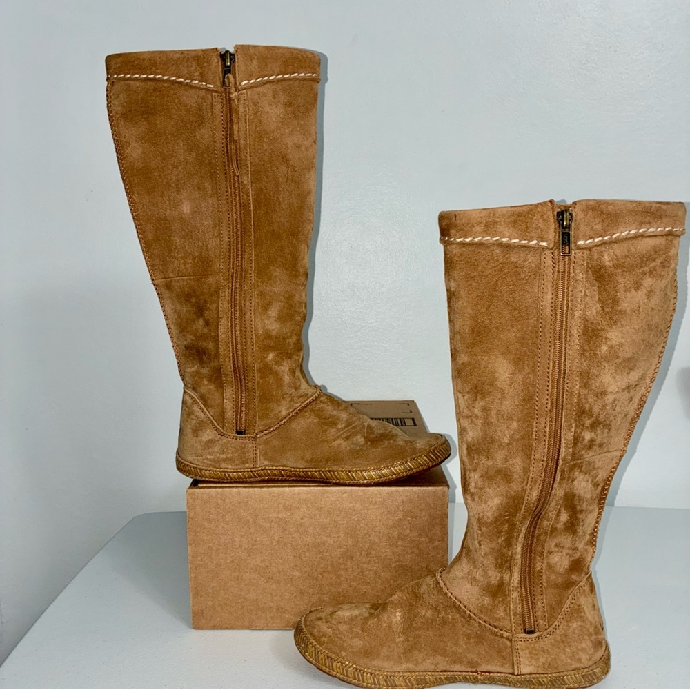 UGG Mammoth Suede Fringed Boots Size 6 M - Picture 3 of 11